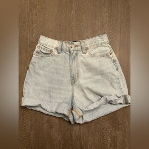 URBAN OUTFITTERS BDG MOM HIGH RISE JEAN SHORTS - Size 26